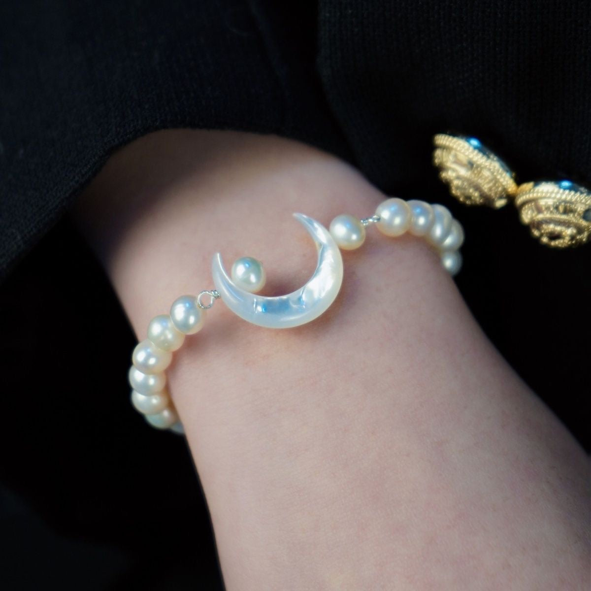 Natural shell Moon Natural pearl bracelet